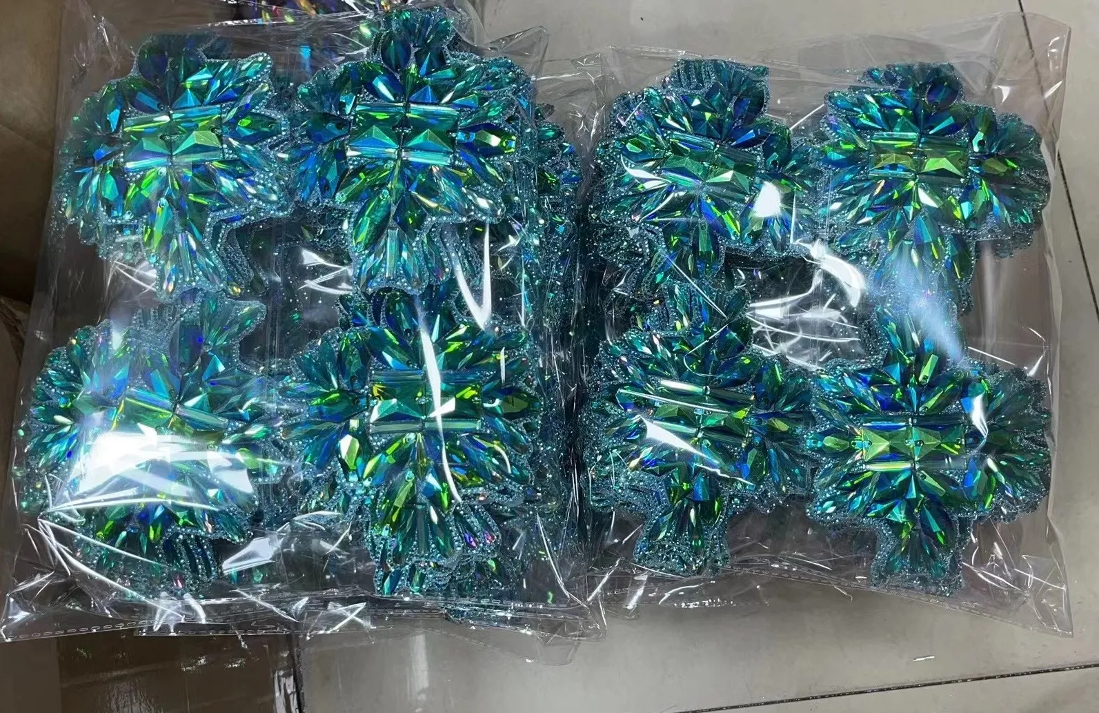 20260413.jpg Green AB Rhinestone Applique With Special AB Stone(pic2)