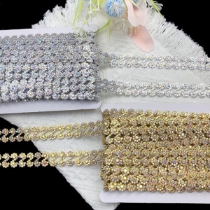 2.2cm Wide Plastic Trim With Clear AB St