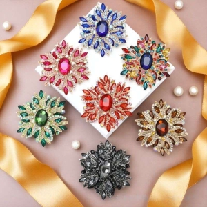 Glass Rhinestone Brooch Invita